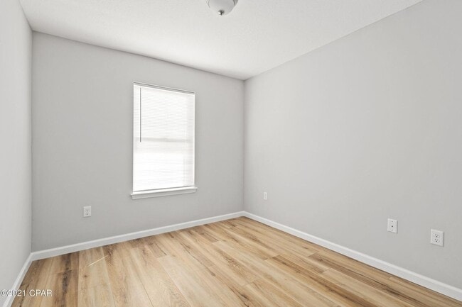 Building Photo - 3 bedroom 3 bath