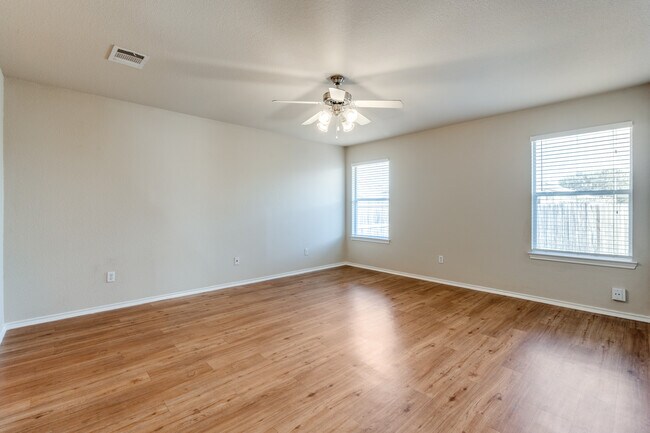 Building Photo - 361 Prickly Pear Dr