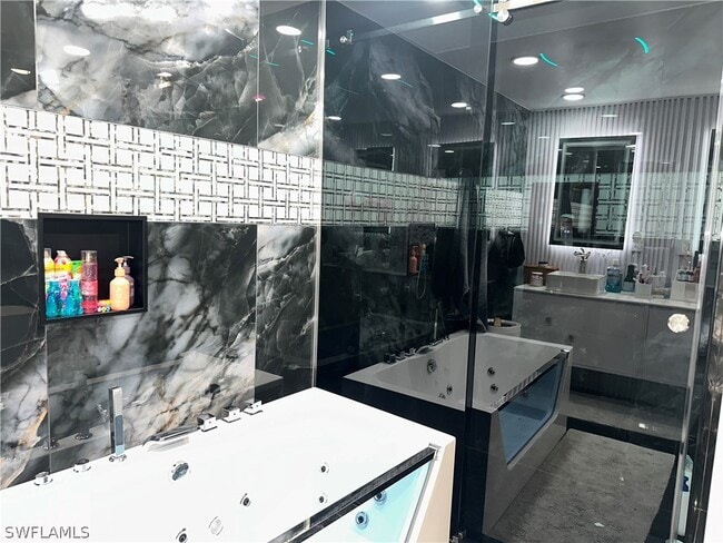 Building Photo - 3417 31st St W