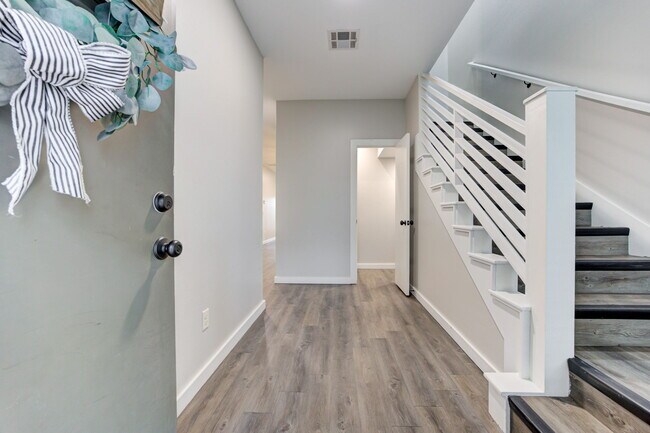 Building Photo - 600 NW 175th St
