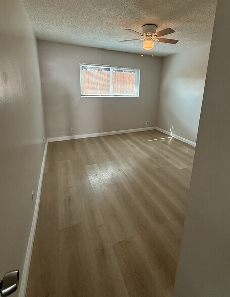 Building Photo - 503 W Linda Vista Ave