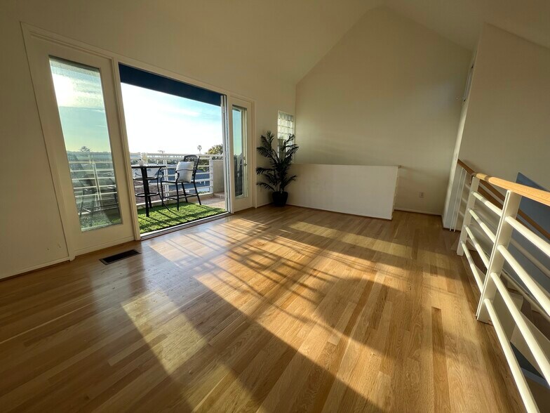 Building Photo - 311 Hill St