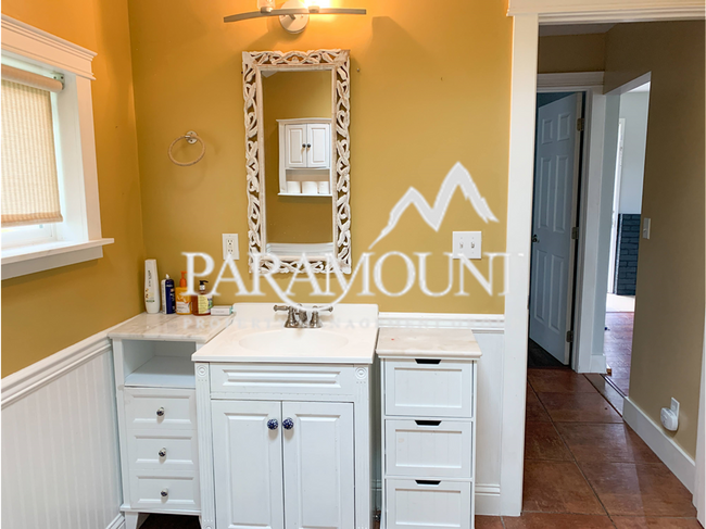 Building Photo - Magnificent Seattle/Water Views in Manches...