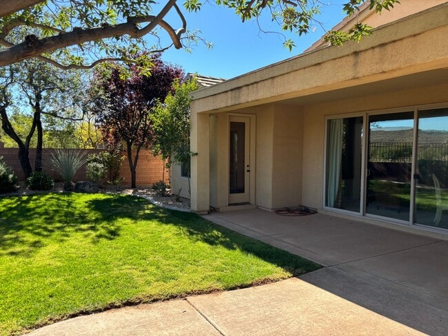 Building Photo - Short term lease! Coral Canyon on Golf Course with POOL- FURNISHED & UNFURISNHED OPTION