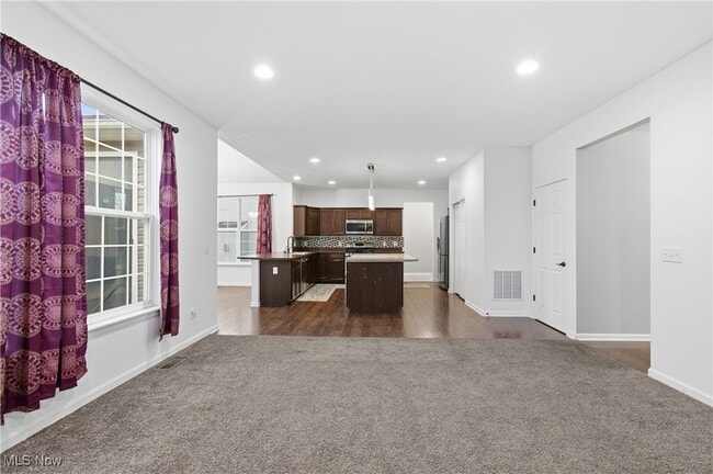 Building Photo - 12120 Edgehill Oval