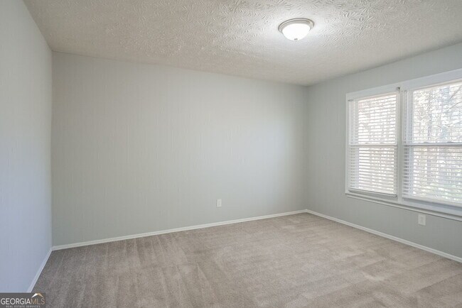 Building Photo - 5355 Forest Downs Cir