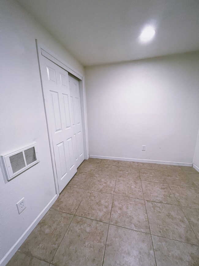 Building Photo - 6001 6th Ave SE