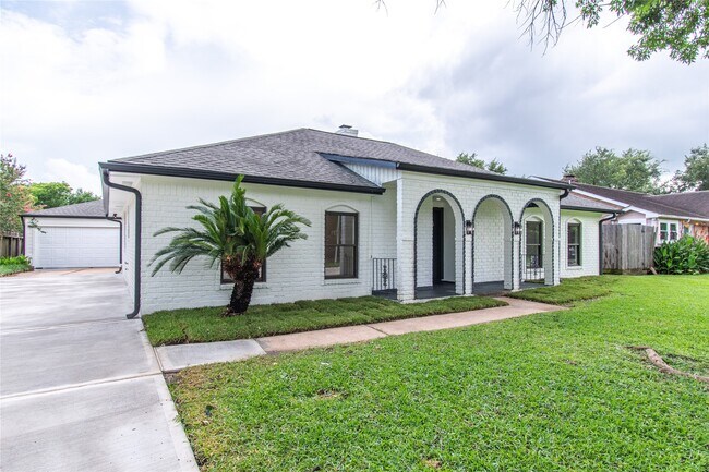 Building Photo - 11523 Bandlon Dr
