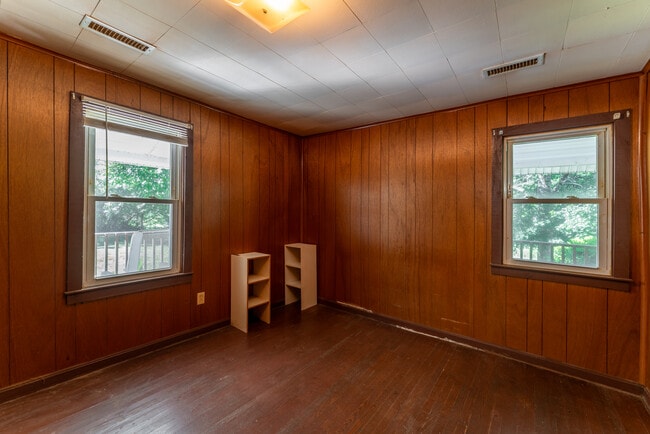 Building Photo - 10801 E Fork Rd