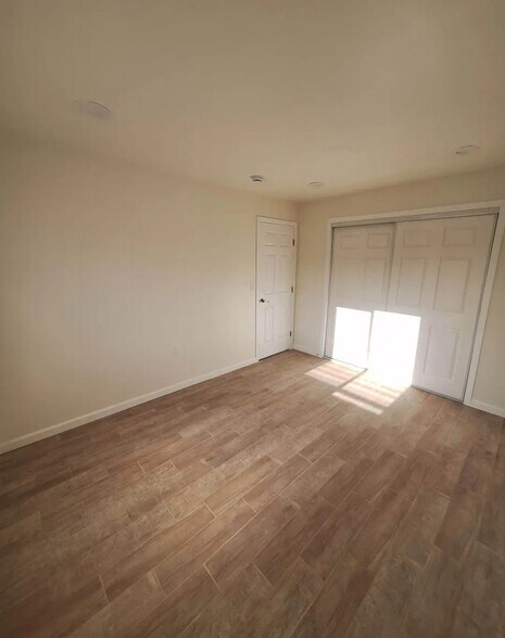 Building Photo - 853 Harper Ct