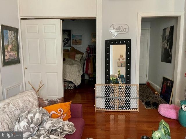 Building Photo - 1945 Poplar St