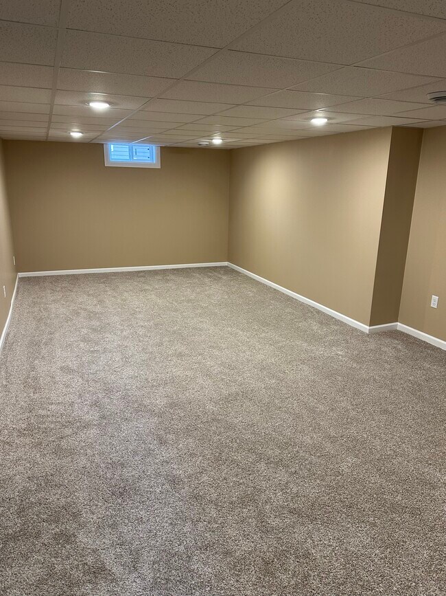 Building Photo - 831 25th Ave N