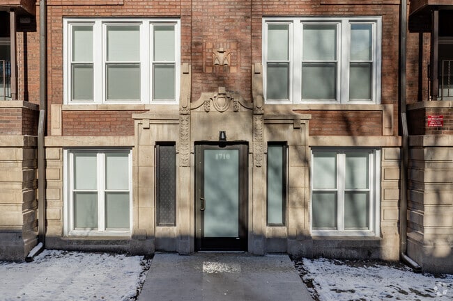 Entrance - 1710 W Lunt Ave