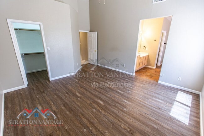 Building Photo - 1891 E Brentrup Dr