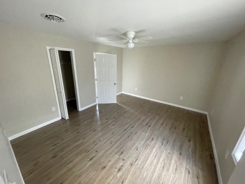 Building Photo - 1222 6th Ave