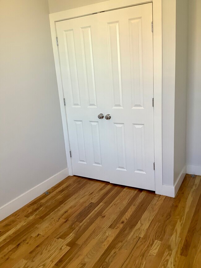 Building Photo - 7104 Fresh Pond Rd