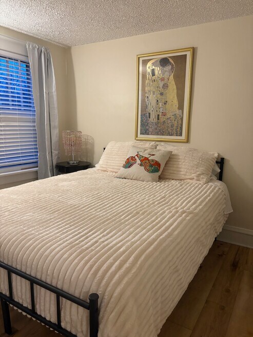 Building Photo - 149 Cutler Ave