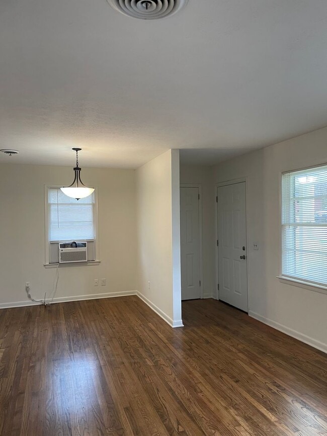 Building Photo - Cute and Newly Renovated Brick One Level Home in Auburn