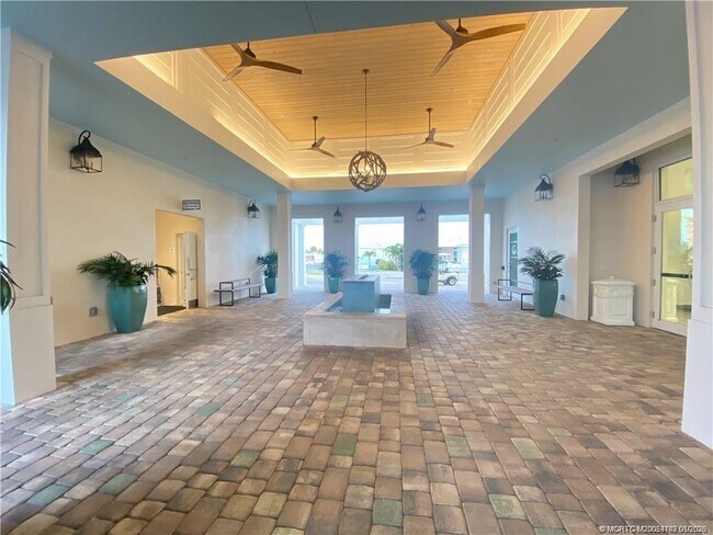 Building Photo - 44 NE Nautical Dr