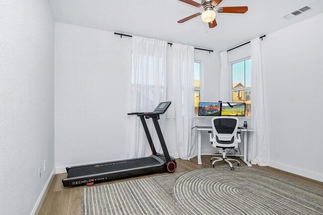 Building Photo - 1045 Martinez Dr