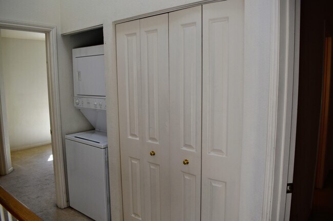 Building Photo - 1555 Cherry St