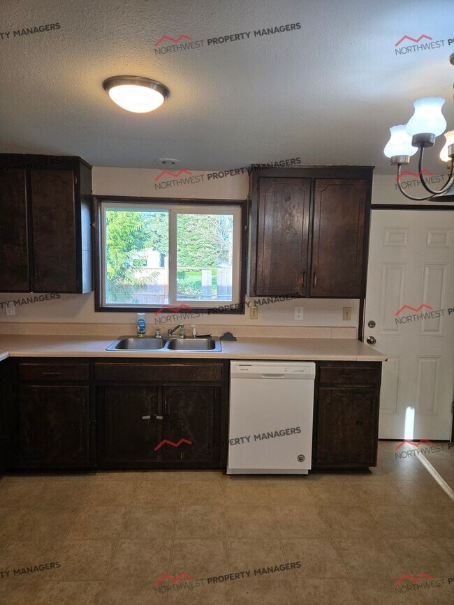 Building Photo - R40A