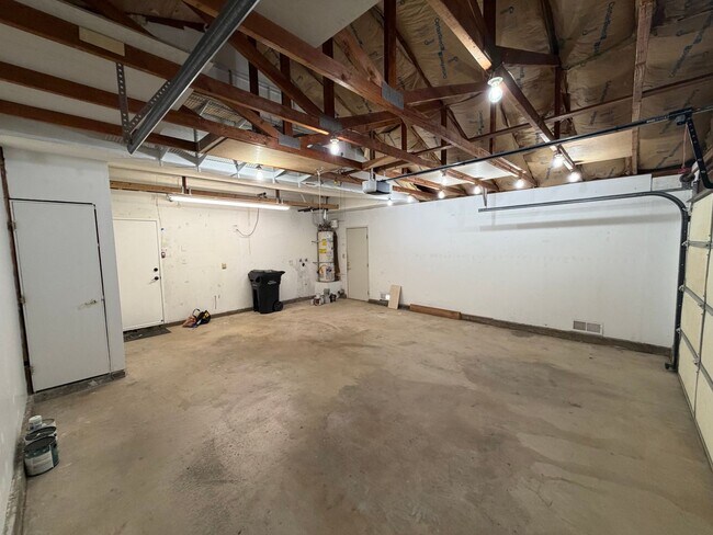 Building Photo - 9663 Elmira Cir