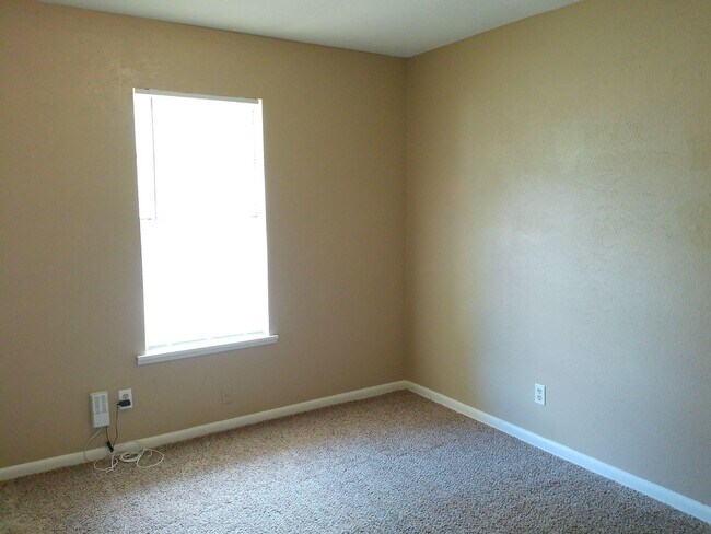 Building Photo - 10609 Kingwood Dr