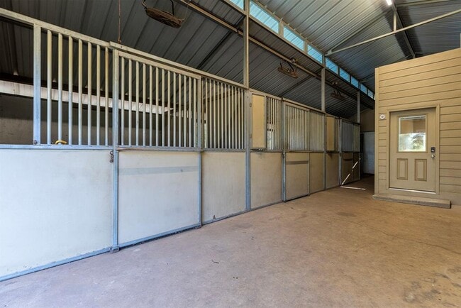Building Photo - 704 Ridgmar Rd