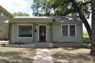 Building Photo - 2 Bedroom off Lake Austin Blvd!