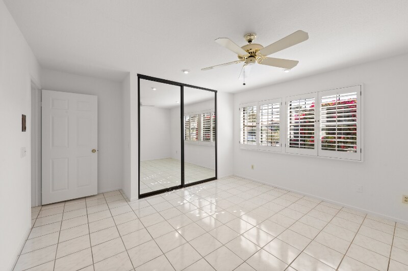 Building Photo - 39199 Sweetwater Dr