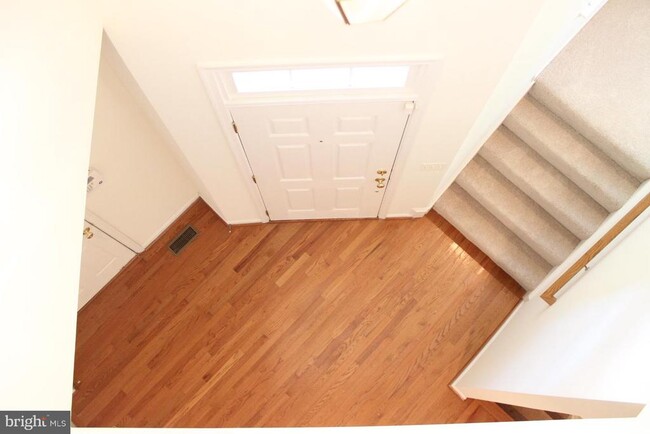 Building Photo - 15220 Lord Culpeper Ct