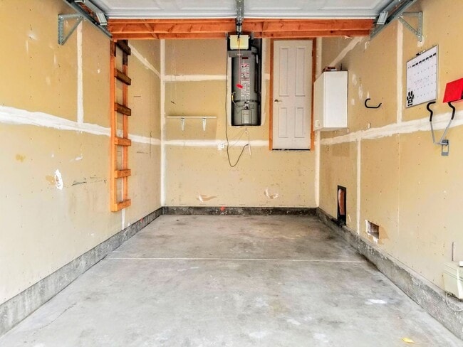 Building Photo - 2 Bedroom 2.5 Bath Home in Petaluma