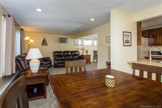 Building Photo - 31 Cinnamon Spring