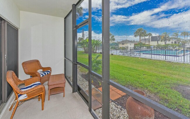 Building Photo - 1605 S US Hwy 1