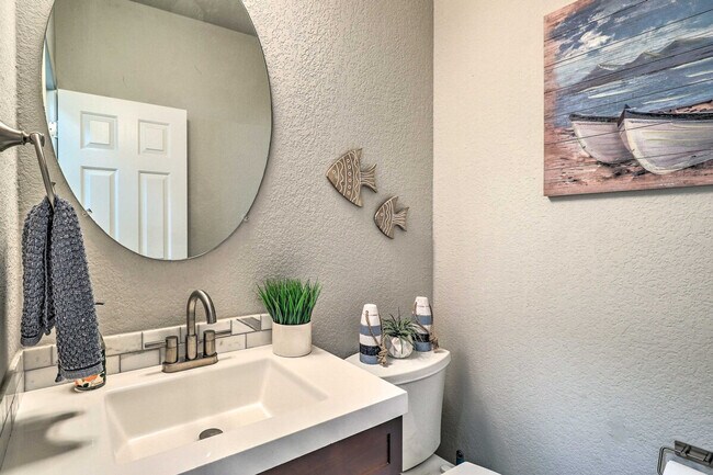 Building Photo - 21100 Santa Ana Cove