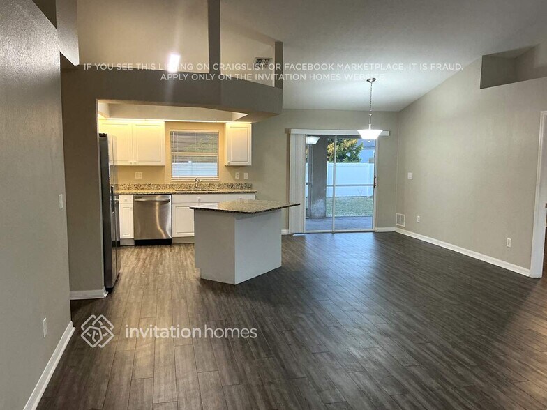 Building Photo - 1917 SW 3rd St