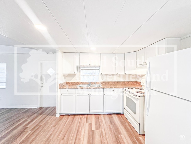 Building Photo - 3311 J Rd