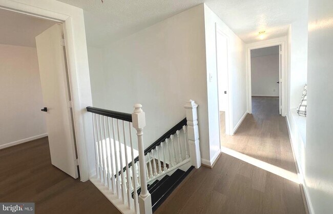 Building Photo - 626 Maryland Ave