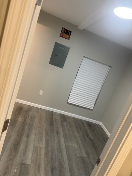 Building Photo - 3568 3rd Ave