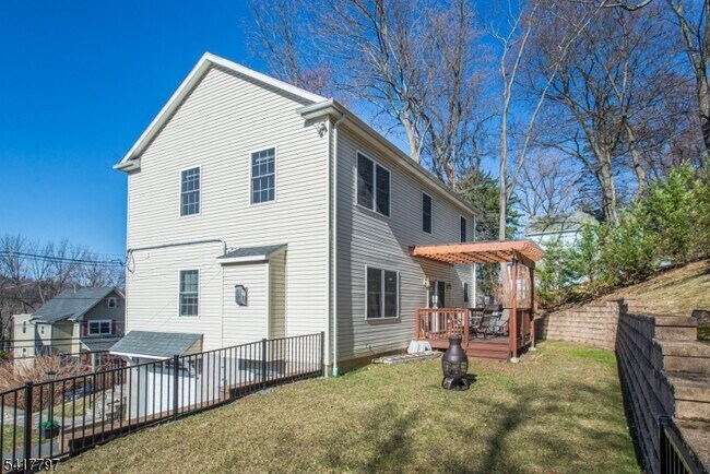 Building Photo - 78 Western Ave