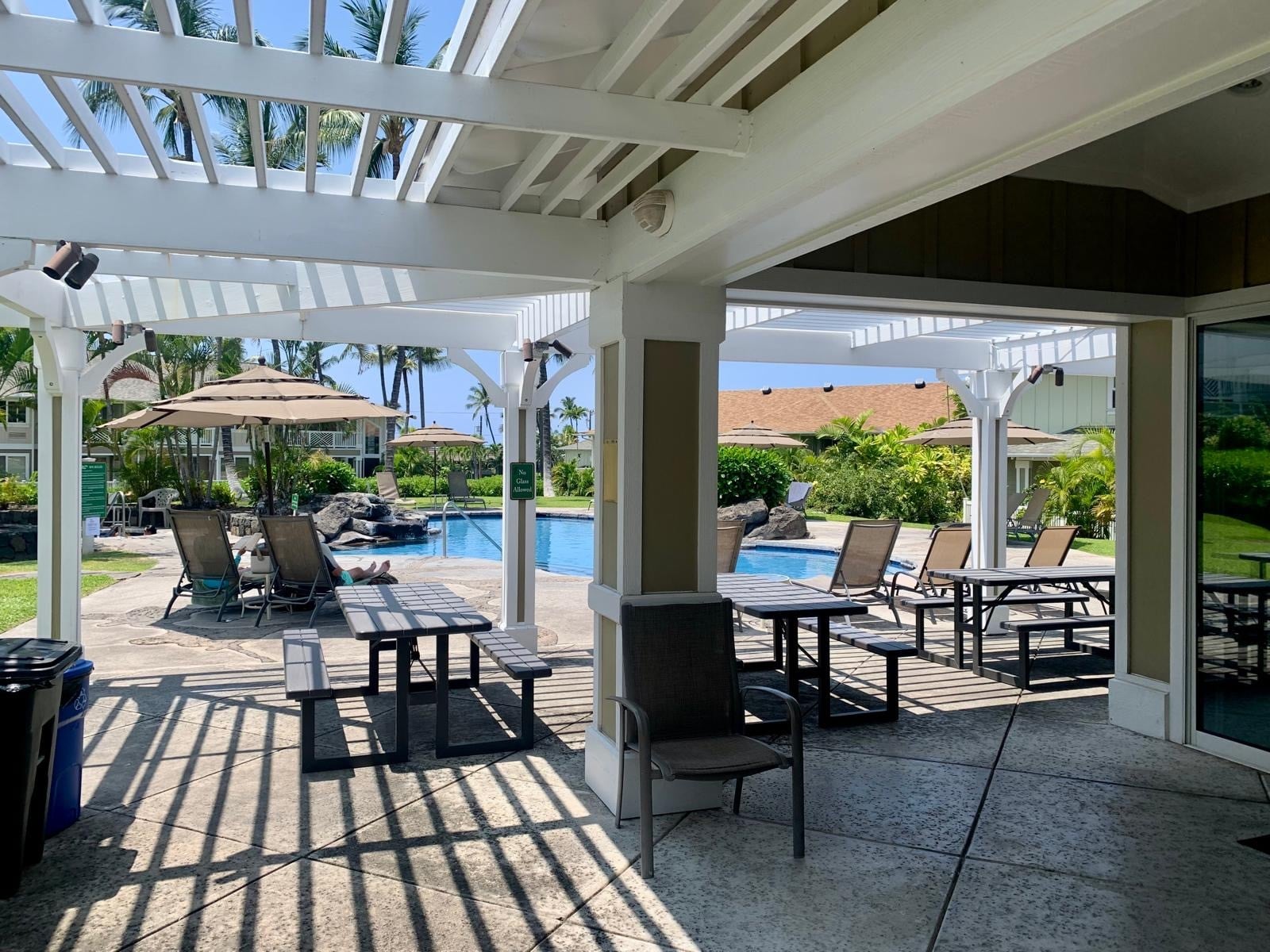 Building Photo - 75-6009 Alii Dr