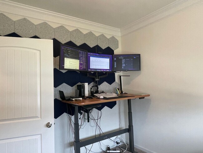 Building Photo - Gorgeous 3 Bedroom Home in Union Station Community!