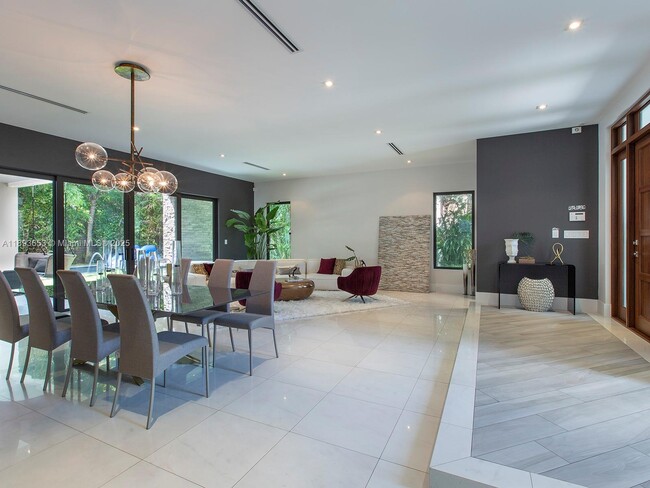 Building Photo - 7500 SW 57th Ct