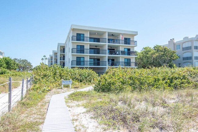 Primary Photo - 3200 Gulf Blvd