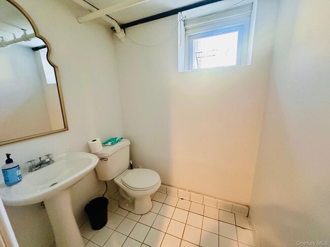 Building Photo - 11 W Glen Ave