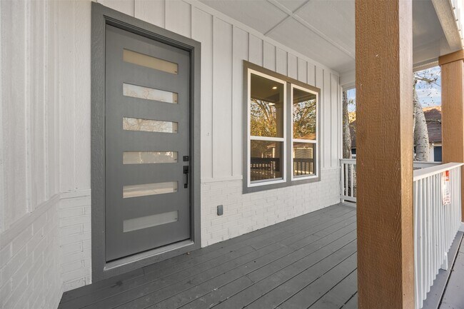 Building Photo - 610 Lettie St