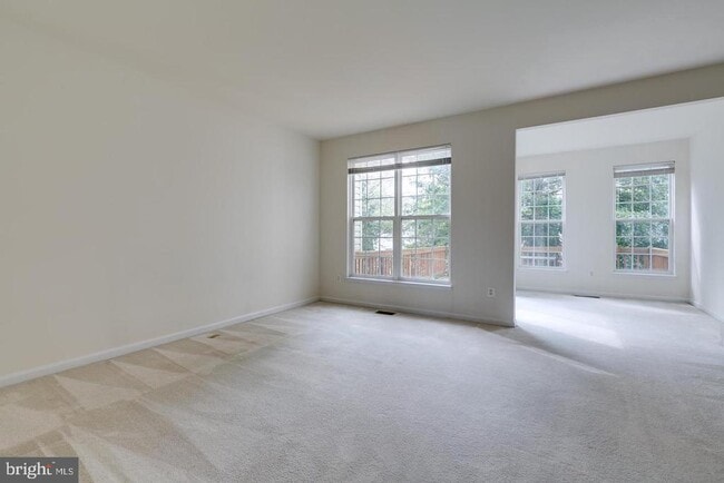 Building Photo - 13129 Park Crescent Cir