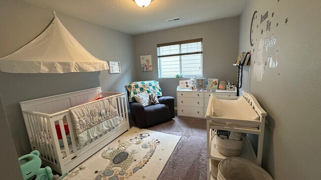 Building Photo - Gorgeous Corner lot 4 bed home! Happy Vall...