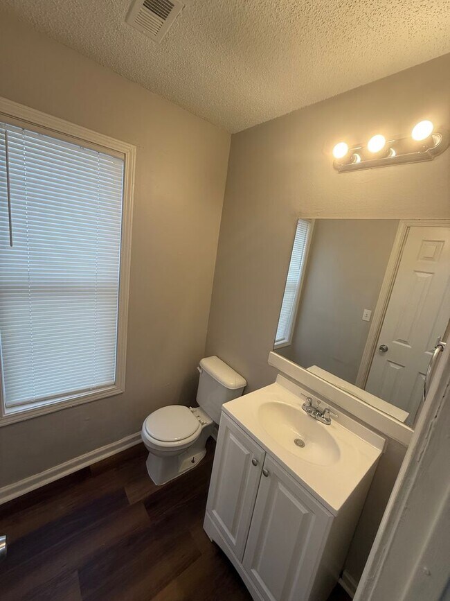 Building Photo - 4 Success is now offering this spacious 3 bedroom home 1.5 bathroom home in a very quiet neighbor...